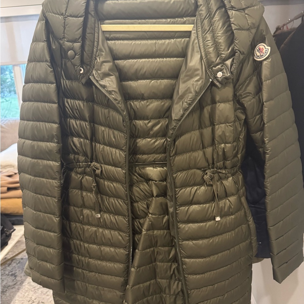 Moncler Women's Olive Puffer Jacket Size 3 Medium